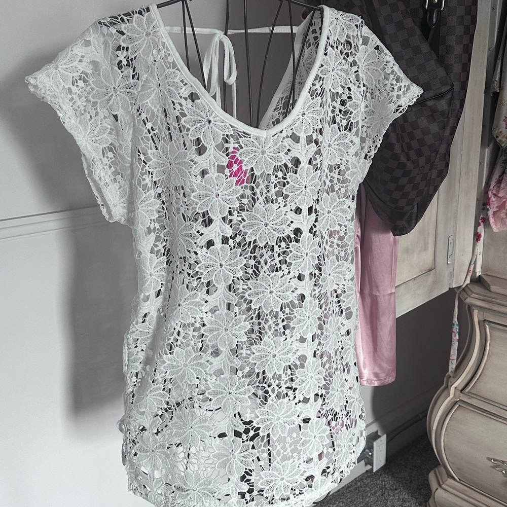 Xhilaration White Floral Lace Blouse